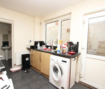 3 bedroom terraced house to rent - Photo 6