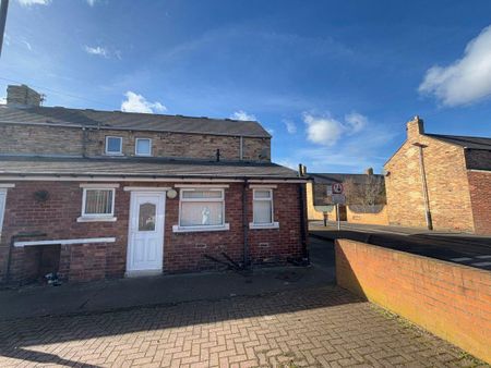 2 bed terraced house to rent in NE63 - Photo 3