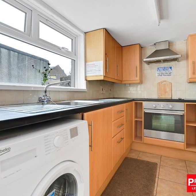 STUDENT ACCOMMODATION, 4 College Terrace, Derry/Londonderry, BT48 7NZ - Photo 1