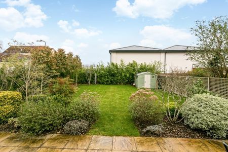 5 bedroom detached house to rent - Photo 2