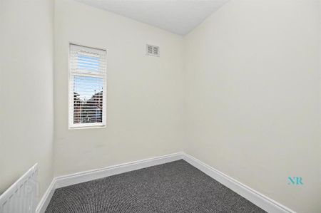 40 Dhu Varren Crescent, Belfast, BT13 3FL - Photo 5