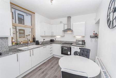 2 bedroom terraced house to rent - Photo 3