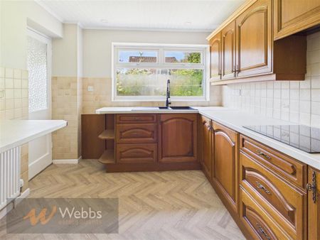 3 bedroom detached house to rent - Photo 2