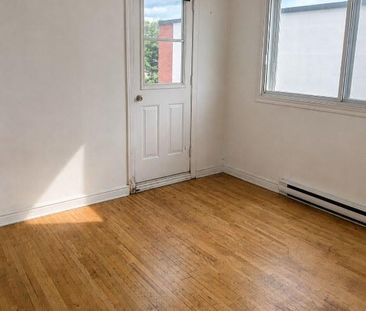 4½ lumineux – Pointe-aux-Trembles – 1 100 $ – Internet inclus - Photo 1