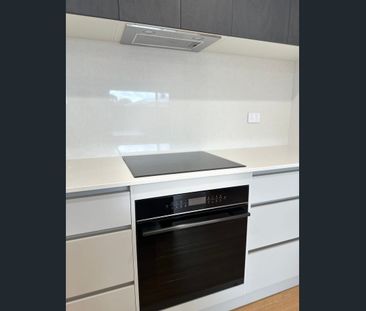 Just finished! Brand new 3 bedroom, 2 bathroom townhouse. 2 car loc... - Photo 5