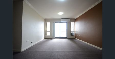 LOVELY 2 BEDROOM IN HANDY LOCATION! - Photo 3