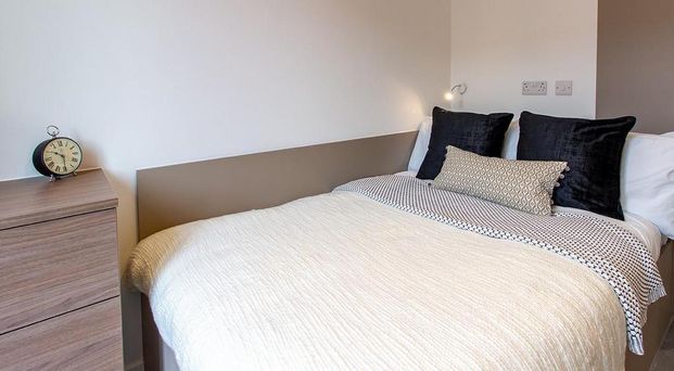 1 bedroom in a flat share to rent - Photo 1