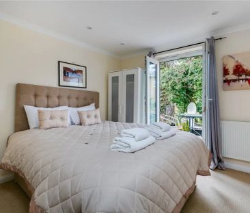 3 bedroom flat in Barnes - Photo 4