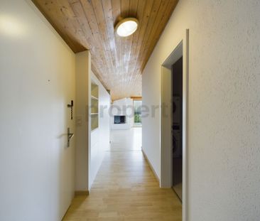 Charming, renovated 4.5-room penthouse apartment in Oberlunkhofen - Foto 6