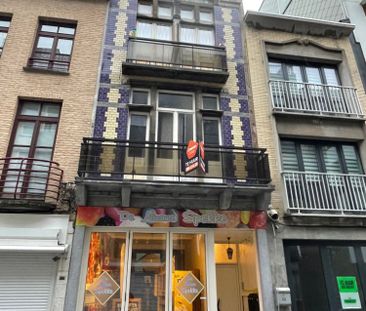 Heel mooi gerenoveerd appartement met twee slaapkamers. Tijdens de ... - Photo 6