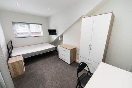 Harold Mount, Hyde Park, Leeds - Photo 5