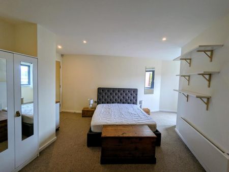 2 bedroom ground floor flat to rent - Photo 2