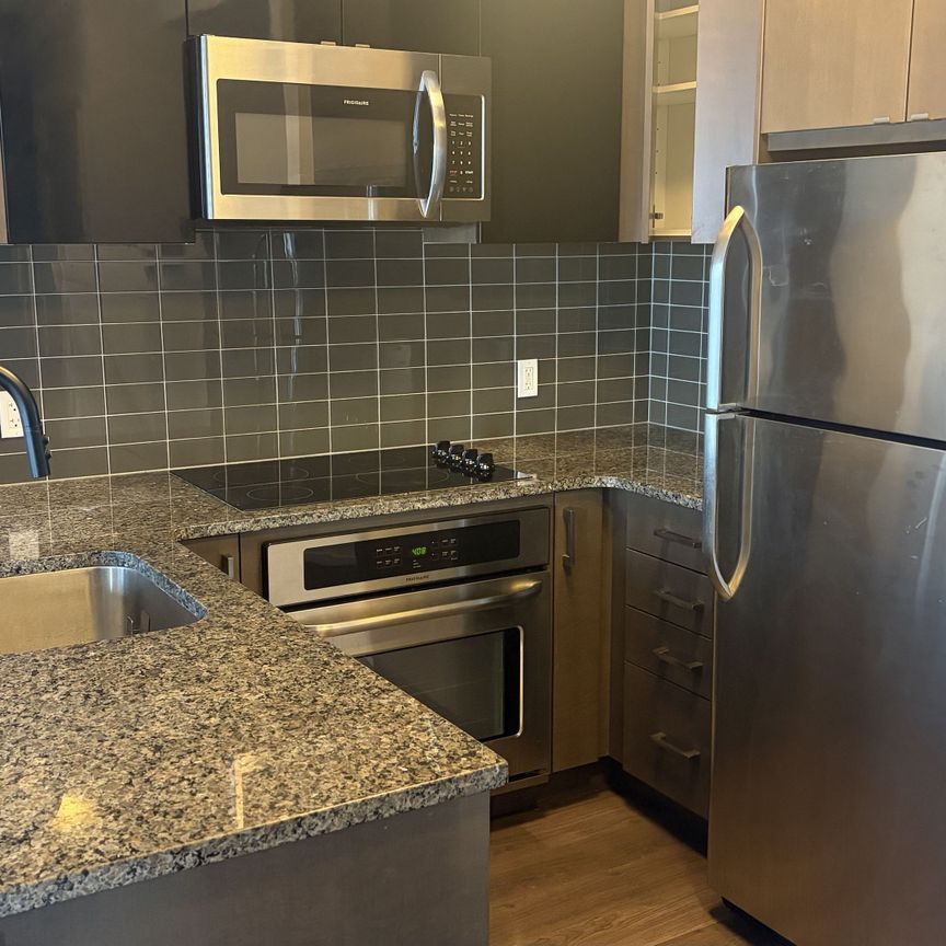 For Lease - 89 DUNFIELD Avenue Unit# 2704, Toronto, Ontario - Photo 1