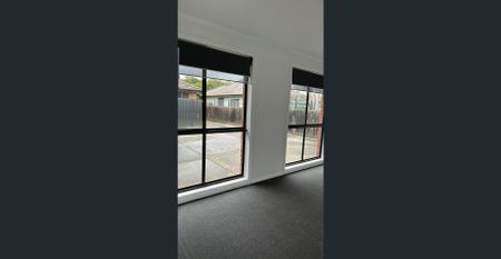 Cozy unit in a great location! - Photo 3