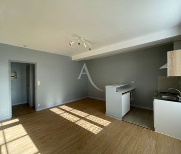 Location Appartement 1 pièce 29m² FONTENAY LE COMTE 85200 - Photo 1