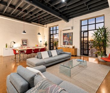 WAREHOUSE LIVING WITH SPECTACULAR CITY VIEWS - Photo 1