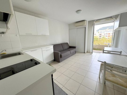 Location Appartement 1 pièce 21m² NICE 06300 - Photo 1