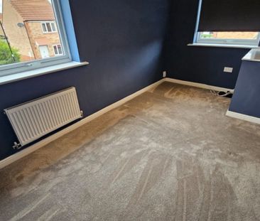 3 bed Semi-Detached - To Let - Photo 2