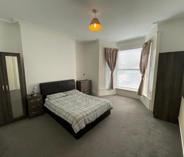 1 bedroom in a house share to rent - Photo 4