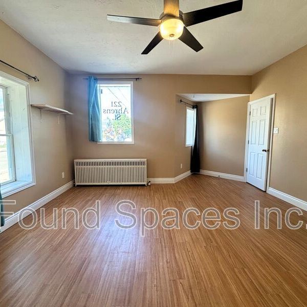$1,695 / 2 br / 1 ba / 221 Ahrens St W unit 5 - Photo 1