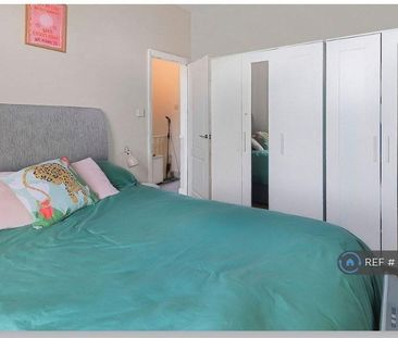 3 bedroom end of terrace house to rent - Photo 6