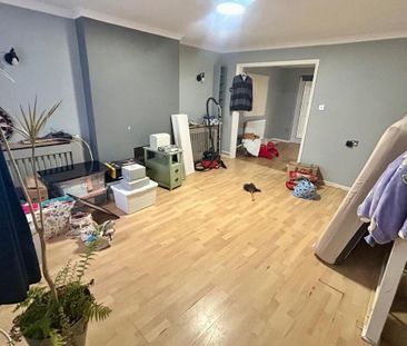 5 bedroom semi-detached house to rent - Photo 1