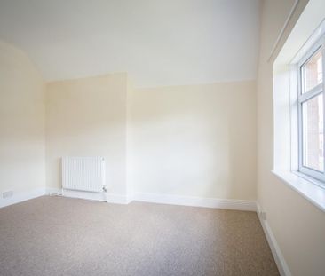 3 bedroom semi-detached house to rent - Photo 6