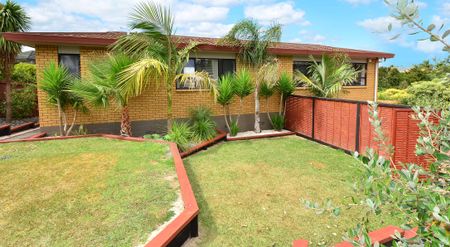 SPACIOUS AND LIGHT HOME - WEST HARBOUR - Photo 3