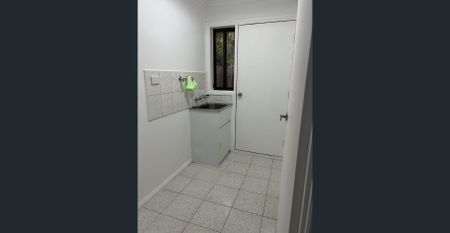 Cozy unit in a great location! - Photo 5