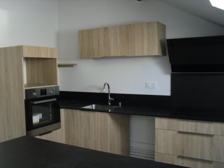 T3 RUE GUSTAVE NADAUD - Photo 2