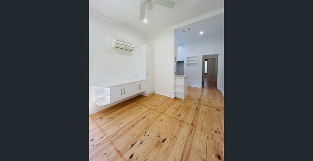 Newly renovated 1-bedroom unit in a small group at a fantastic quiet city fringe location available now - Photo 1