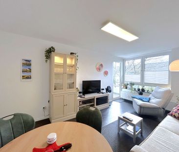 Hübsche 2,5 Zimmerwohnung mit Einbauküche und Balkon | Zentral in L... - Photo 1