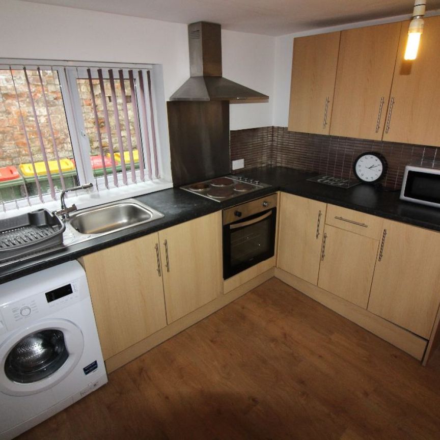 Plungington Road Flat 1, PRESTON, Lancashire PR1 7EP - Photo 1