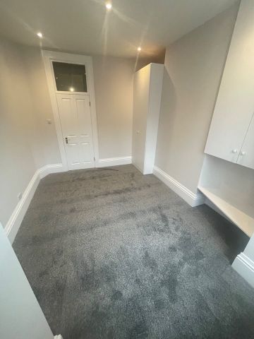 2 Bed Flat, Tooting, SW17 - Photo 4