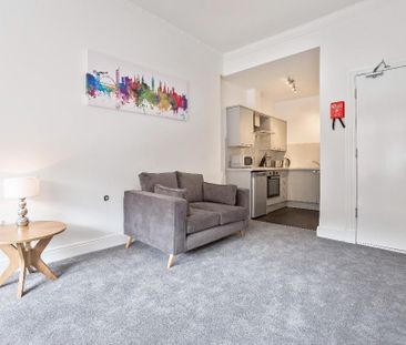 1 bedroom flat to rent - Photo 2