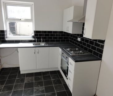 3 Bed Terraced House, Brassey Street, CH41 - Photo 2