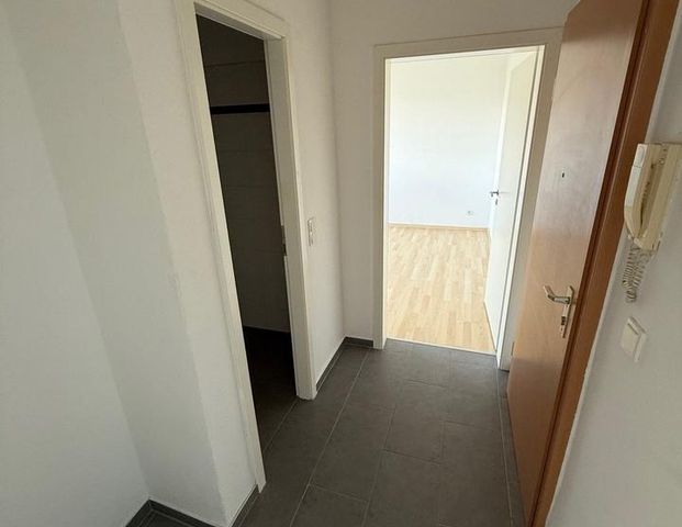 2-Raum-Wohnung mit Einbauküche und Dusche - Photo 1