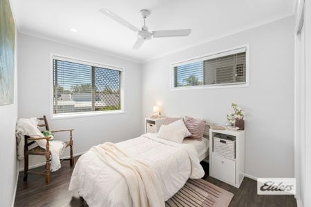 WELL PRESENTED 4 BEDROOM HOME IN QUIET POPULAR AREA - Photo 4