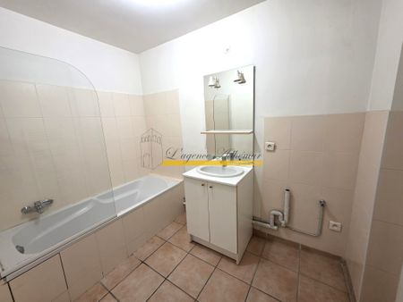 Location Appartement 2 pièces 54m² MONTELIMAR 26200 - Photo 3