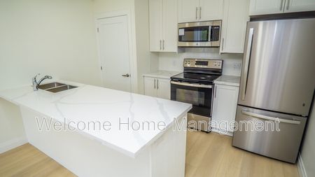 $1,745 / 2 br / 1 ba / Your New Home Awaits - Photo 3