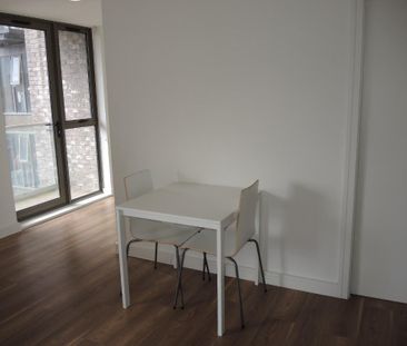 Studio to rent - Photo 3
