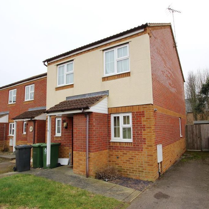 3 bedroom semi-detached house to rent - Photo 1