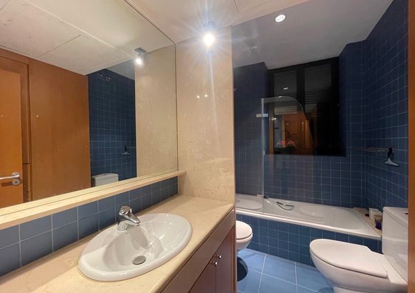 Apartamento amueblado de 3 dormitorios y 2 baños con patio en la Plaza de Cort, Palma.