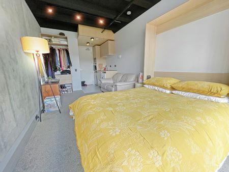 Welcome to apartment 305A in Vedado Apartments - Photo 2