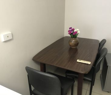 2/113 Sir Fred Schonell Drive, St Lucia, QLD 4067 - Photo 1