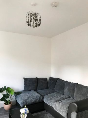 3 Bed Terraced House, Liverpool Road, RG1 - Photo 2