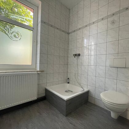 Sanierte Zweiraumwohnung mit KfZ-Stellplatz ab sofort zu vermieten - Photo 3