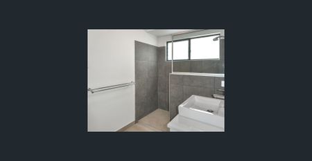 Modern Family Home in Prime Cosgrove Location - Photo 2