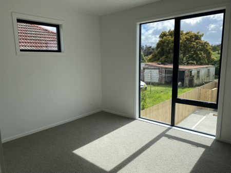 4/43 Yeovil Road, Te Atatu Peninsula - Photo 3