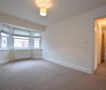 3 bedroom apartment to rent - Photo 5